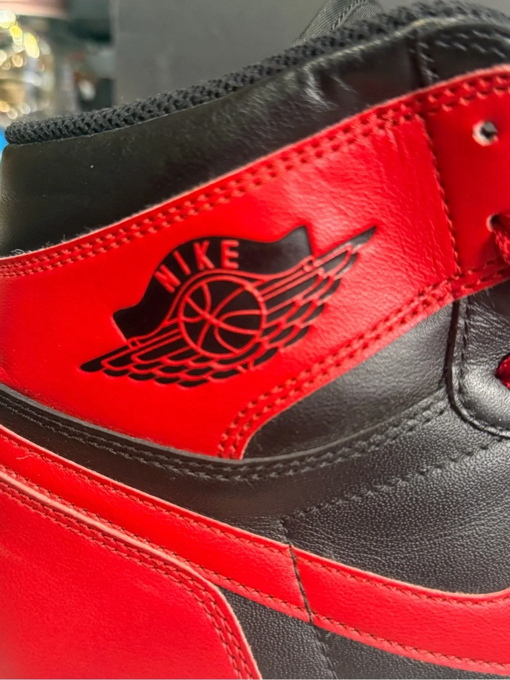 Nike Air Jordan 1 Mid Black Red Men’s Sneakers Size 12.5